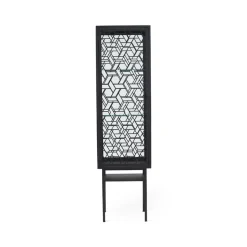 Enigma vitriinikaappi, Musta